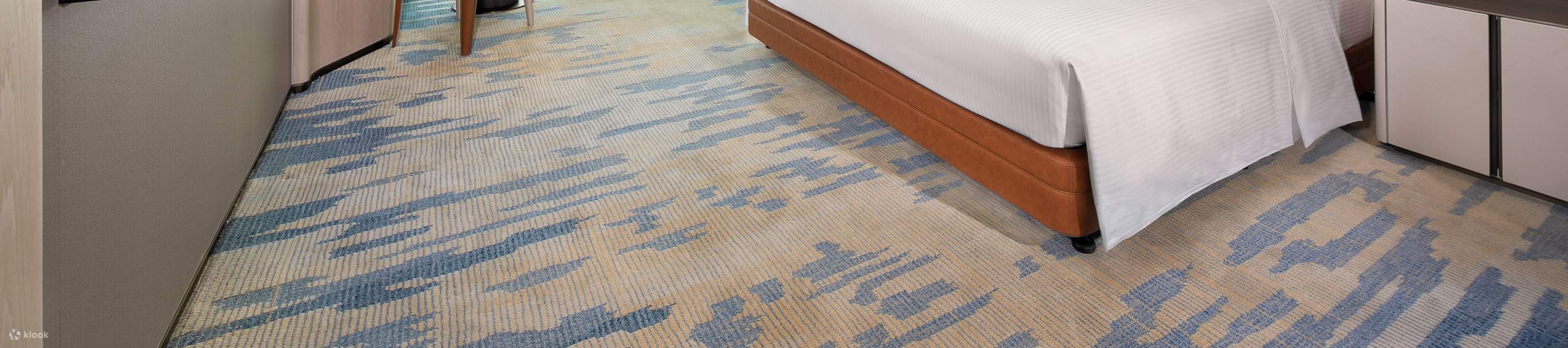 酒店以鉑爾曼的現代時尚設計為靈感，打造271間舒適雅緻的 客房及套房。星璞全日餐廳、璞餚中餐廳等3個主題風格的餐 廳及酒廊，匯聚環球特色美食佳釀。健身中心、瑜伽房及户 外泳池一應俱全，您可縱享暢快淋漓的運動樂趣